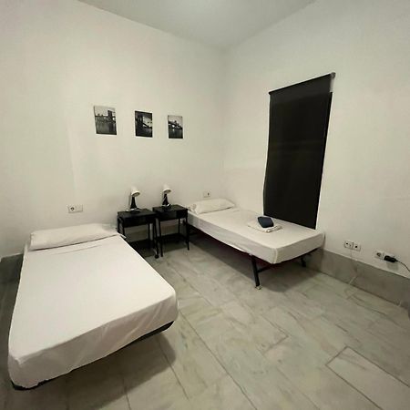 Center Veronica Confort Seville Exterior photo